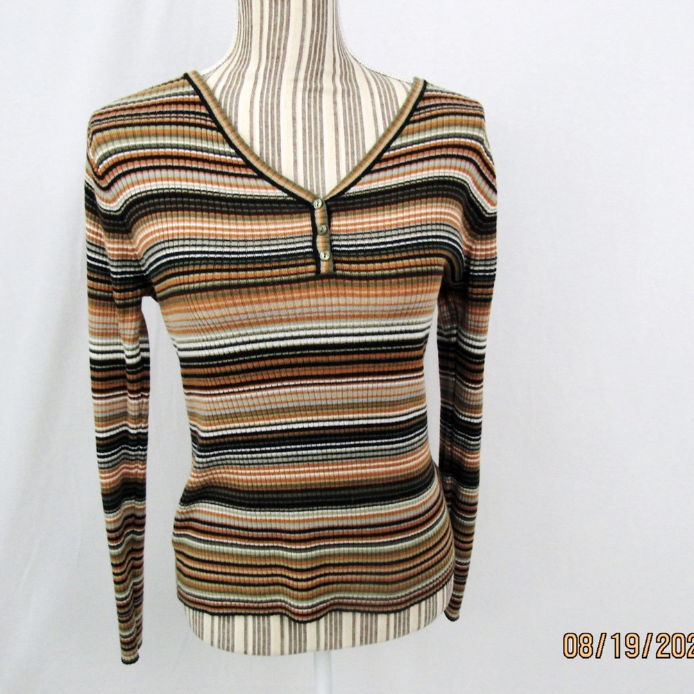 Vintage retro striped long sleeve top with buttons